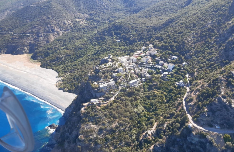 Cap Corse aus der Luft im Ultraleichtflugzeug