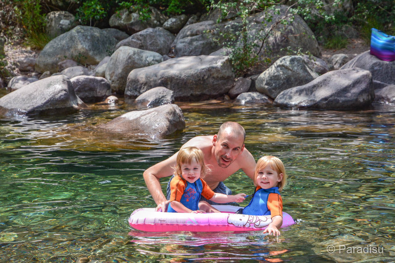 Flussbaden auf Korsika mit Kindern