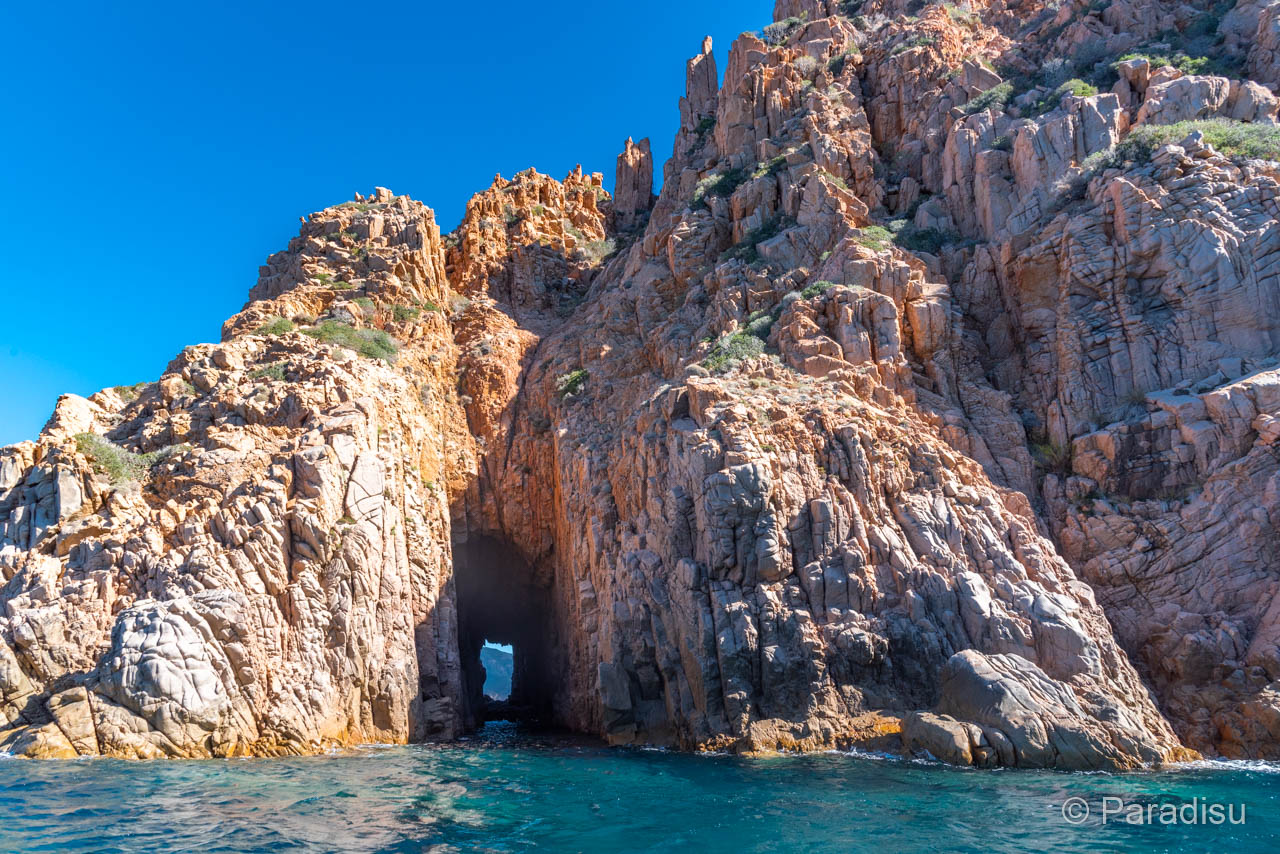 Grotte im Capu Rossu